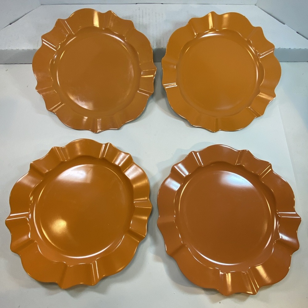 4 Dinner Plates 10 1/2" Scalloped Pumpkin‎ orange & forest green on the bottom